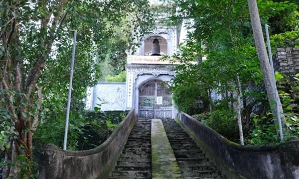 Độc đáo ngôi chùa cổ trên núi Ốc Sơn